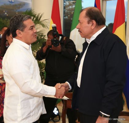 Entrega de cartas credenciales de siete nuevos Embajadores