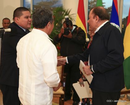 Entrega de cartas credenciales de siete nuevos Embajadores