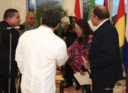 Entrega de cartas credenciales de siete nuevos Embajadores