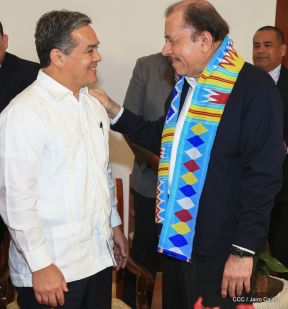 Entrega de cartas credenciales de siete nuevos Embajadores