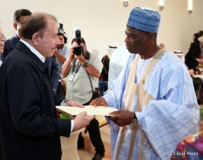 Entrega de cartas credenciales de siete nuevos Embajadores