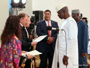 Entrega de cartas credenciales de siete nuevos Embajadores