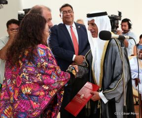 Entrega de cartas credenciales de siete nuevos Embajadores