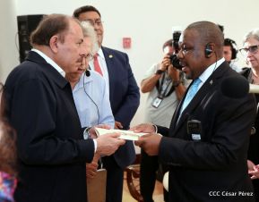 Entrega de cartas credenciales de siete nuevos Embajadores