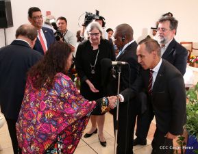 Entrega de cartas credenciales de siete nuevos Embajadores