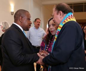 Entrega de cartas credenciales de siete nuevos Embajadores