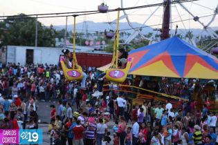 Familias continúan festejando la Navidad en Parque de la Niñez Feliz