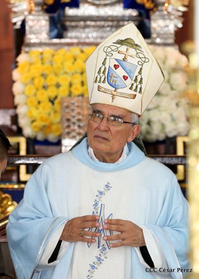 Familias católicas de Occidente despiden a Monseñor Bosco Vivas Robelo