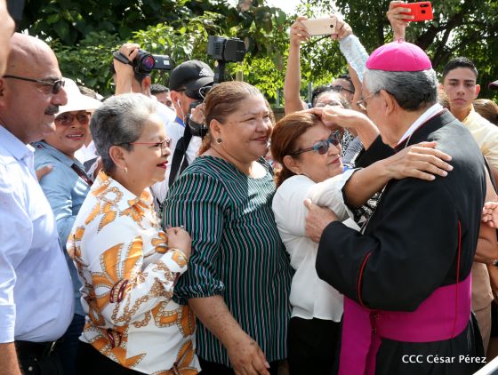 Familias católicas de Occidente despiden a Monseñor Bosco Vivas Robelo