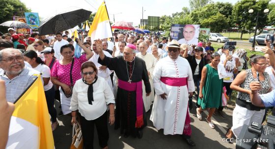 Familias católicas de Occidente despiden a Monseñor Bosco Vivas Robelo