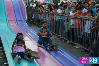 Familias continúan festejando la Navidad en Parque de la Niñez Feliz