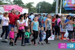 Familias continúan festejando la Navidad en Parque de la Niñez Feliz