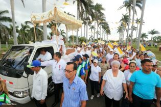 Miles de feligreses festejan el año nuevo con solemne procesión del Santísimo y eucaristía