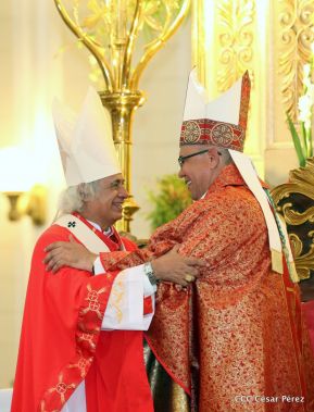 Monseñor René Sándigo asume como nuevo obispo de León y Chinandega