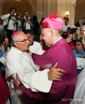Monseñor René Sándigo asume como nuevo obispo de León y Chinandega