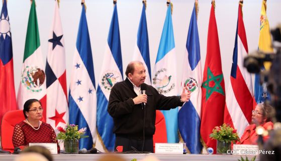 Presidente Daniel con diputados del Parlamento Centroamericano