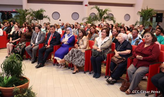 Presidente Daniel con diputados del Parlamento Centroamericano