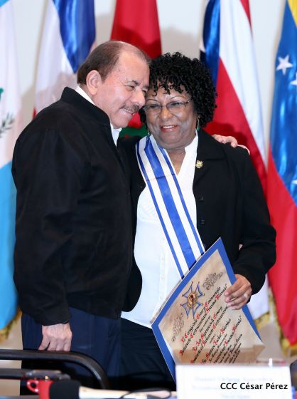 Presidente Daniel con diputados del Parlamento Centroamericano