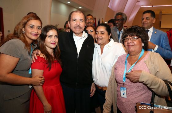 Presidente Daniel con diputados del Parlamento Centroamericano