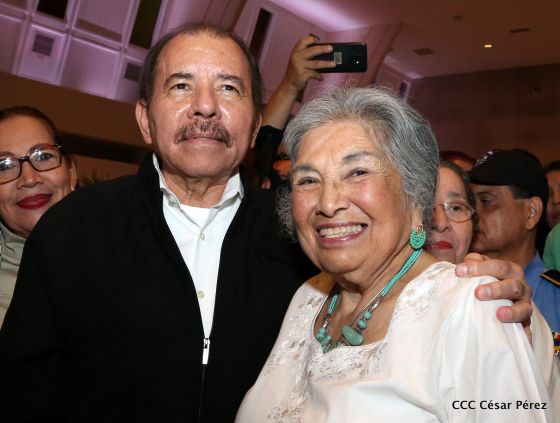 Presidente Daniel con diputados del Parlamento Centroamericano