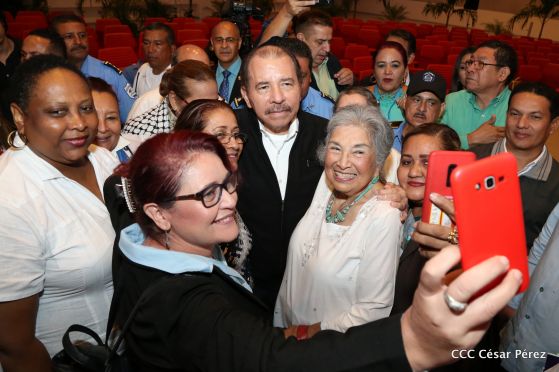 Presidente Daniel con diputados del Parlamento Centroamericano