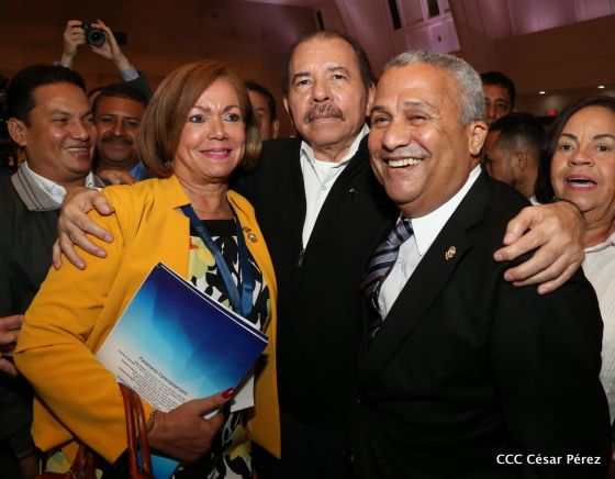 Presidente Daniel con diputados del Parlamento Centroamericano