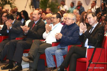Presidente Daniel con diputados del Parlamento Centroamericano