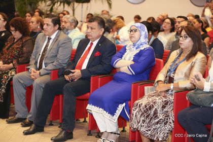 Presidente Daniel con diputados del Parlamento Centroamericano