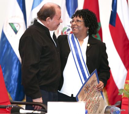 Presidente Daniel con diputados del Parlamento Centroamericano