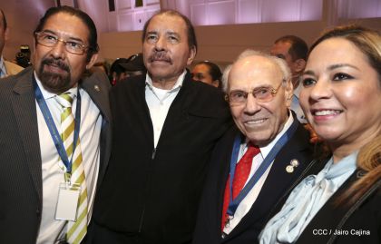 Presidente Daniel con diputados del Parlamento Centroamericano