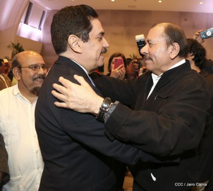 Presidente Daniel con diputados del Parlamento Centroamericano