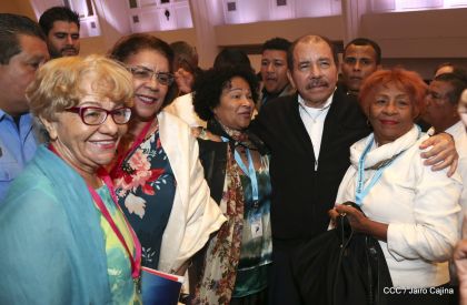 Presidente Daniel con diputados del Parlamento Centroamericano