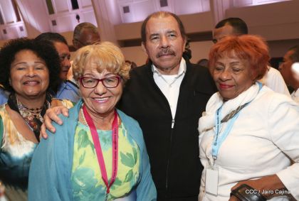 Presidente Daniel con diputados del Parlamento Centroamericano