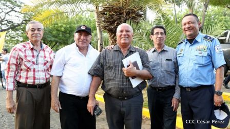 Medallas a Hombres y Mujeres de la Policía cuya disposición quedó demostrada en sus Años de Servicio al Pueblo