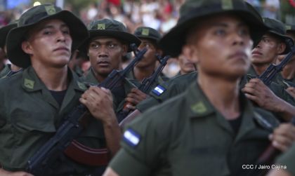 Desfile Militar "Pueblo Ejército"