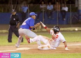 Rivas toma ventaja en semifinal de LNBP