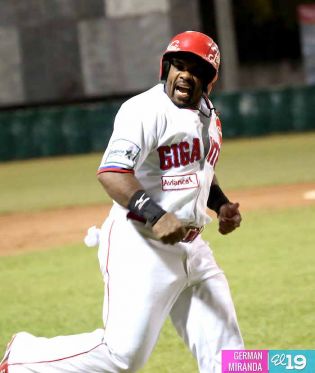 Rivas toma ventaja en semifinal de LNBP