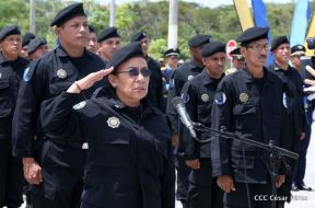 Imponen grados a miembros de la DOEP