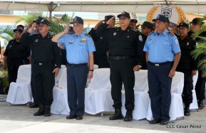 Imponen grados a miembros de la DOEP