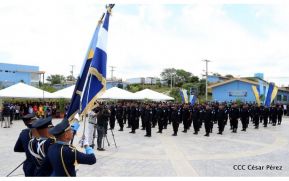 Imponen grados a miembros de la DOEP