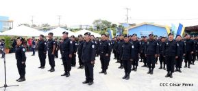 Imponen grados a miembros de la DOEP