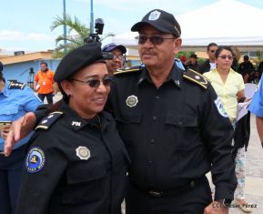 Imponen grados a miembros de la DOEP