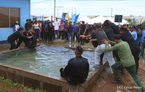 Imponen grados a miembros de la DOEP