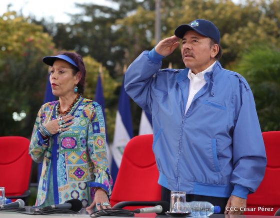 Presidente Daniel Ortega y vicepresidenta Rosario Murillo reciben la Antorcha de la Libertad y la Unidad Centroamericana