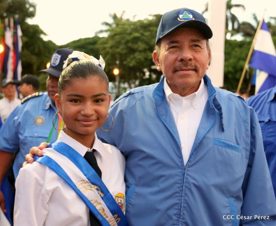Presidente Daniel Ortega y vicepresidenta Rosario Murillo reciben la Antorcha de la Libertad y la Unidad Centroamericana