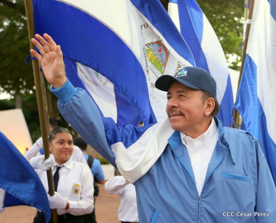 Presidente Daniel Ortega y vicepresidenta Rosario Murillo reciben la Antorcha de la Libertad y la Unidad Centroamericana