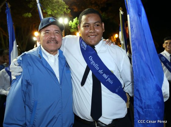 Presidente Daniel Ortega y vicepresidenta Rosario Murillo reciben la Antorcha de la Libertad y la Unidad Centroamericana