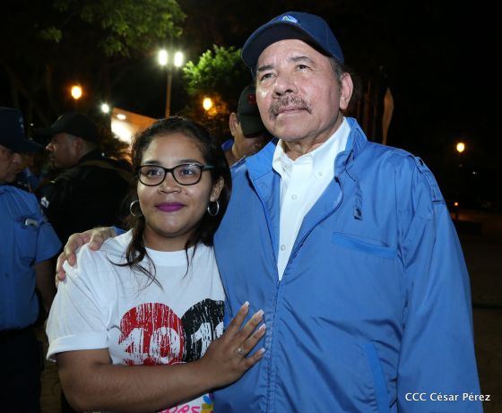 Presidente Daniel Ortega y vicepresidenta Rosario Murillo reciben la Antorcha de la Libertad y la Unidad Centroamericana