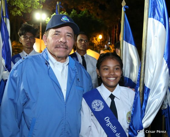 Presidente Daniel Ortega y vicepresidenta Rosario Murillo reciben la Antorcha de la Libertad y la Unidad Centroamericana