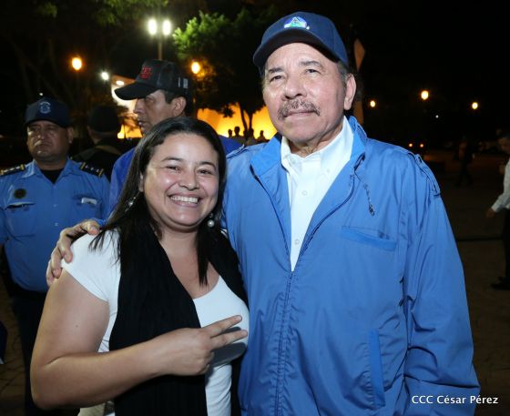 Presidente Daniel Ortega y vicepresidenta Rosario Murillo reciben la Antorcha de la Libertad y la Unidad Centroamericana